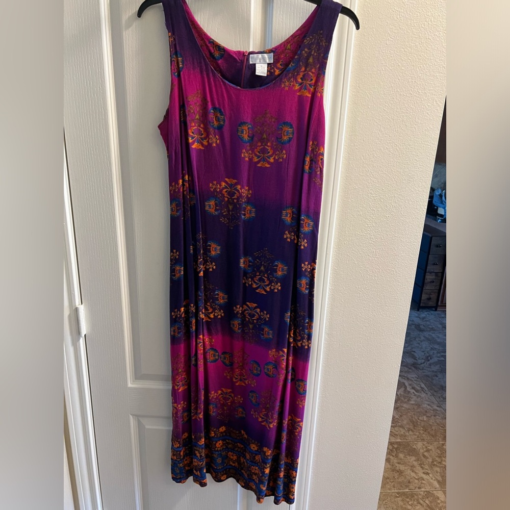 Size 16 purple floral sleeves dress.